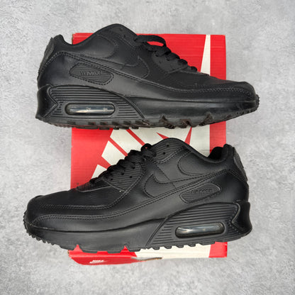 Nike Air Max 90 Recraft Triple Black (GS) *pre-owned* SIZE 6Y