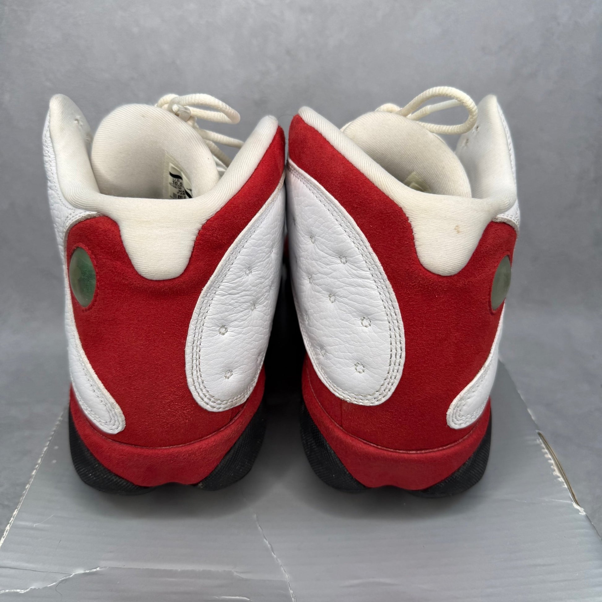 Jordan 13 Retro OG Chicago (2017) *pre - owned* SIZE 10.5 - Kicks Collective PA - Jordan - 414571-122 - Men's Shoes - 10.5M/12W - Pre - Owned