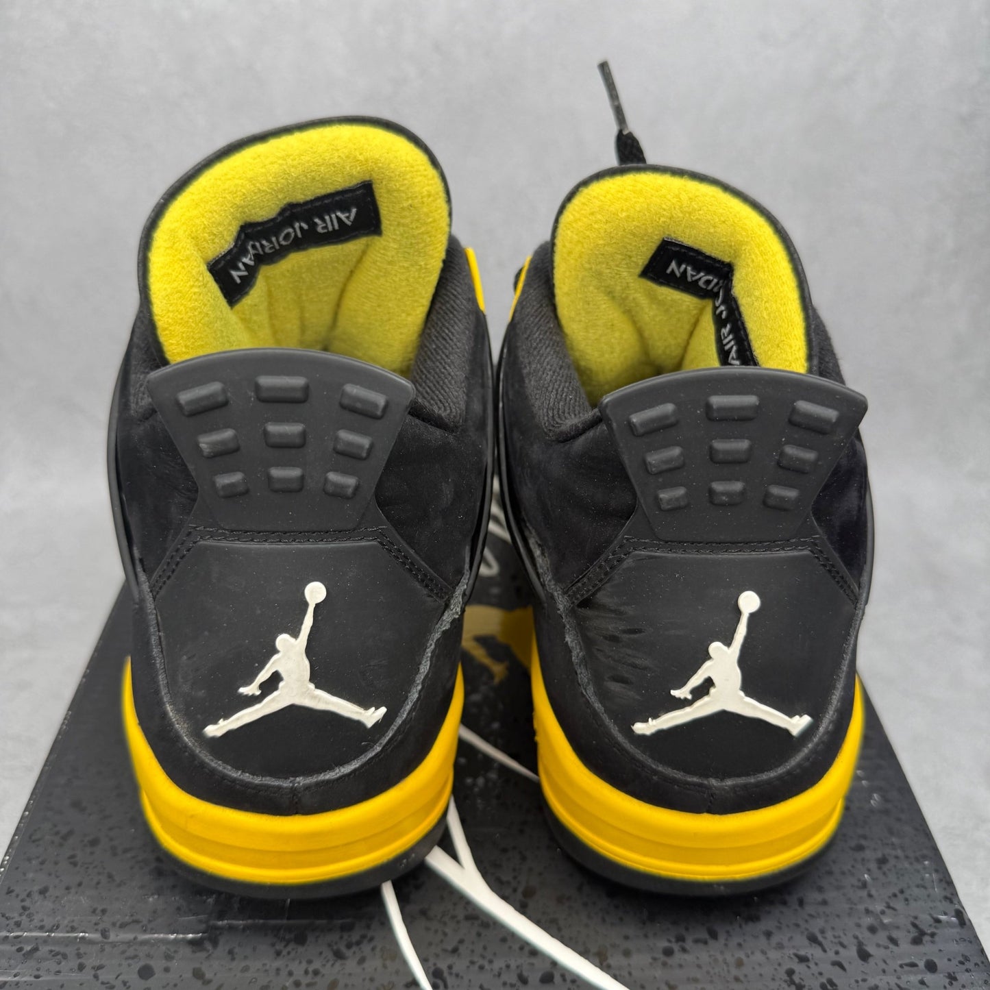 Jordan 4 Retro Thunder (2023) *pre - owned* SIZE 11 - Kicks Collective PA - Jordan - DH6927-017 - Men's Shoes - 11M/12.5W - Pre - Owned
