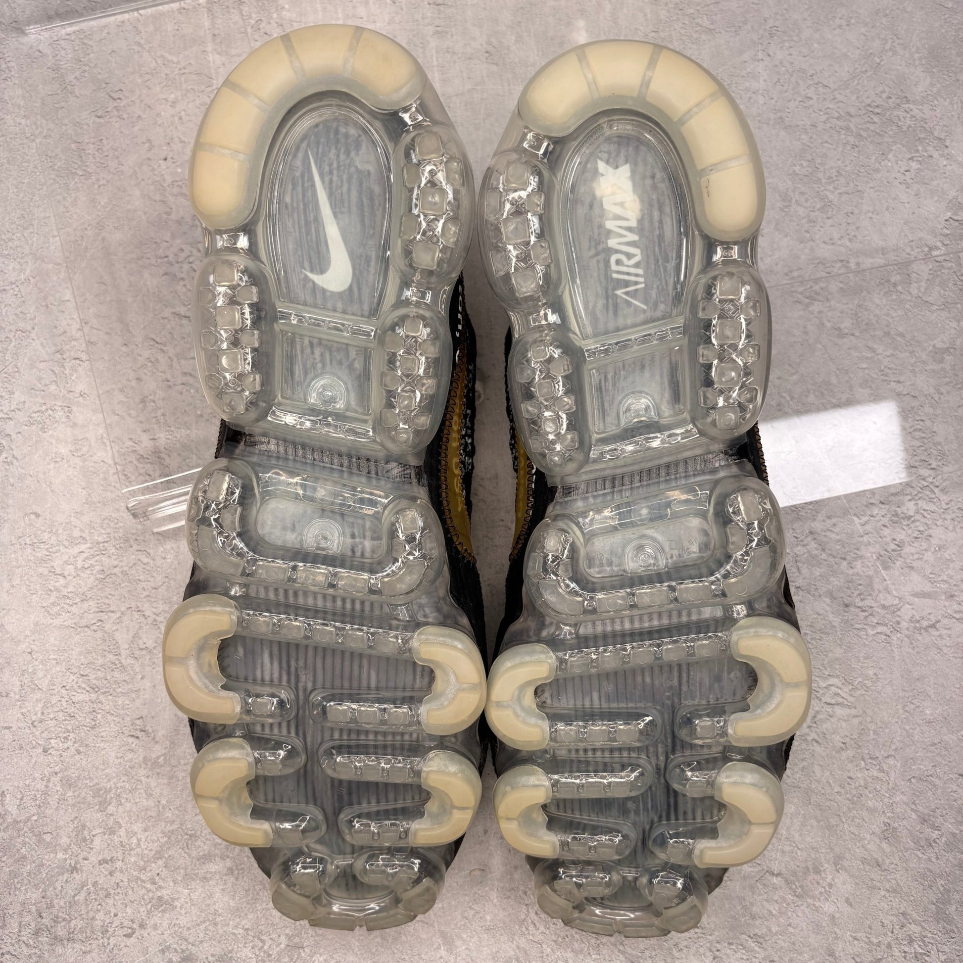Nike Air VaporMax Off - White *pre - owned* SIZE 15 - Kicks Collective PA - Nike - AA3831-001 - Men's Shoes - 15M/16.5W - Pre - Owned - No Box