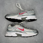 Nike Initiator Silver Red (Women's) *pre - owned* SIZE 8W - Kicks Collective PA - Nike - 394053-101 - Women's Shoes - 6.5M/8W - Pre - Owned - No Box