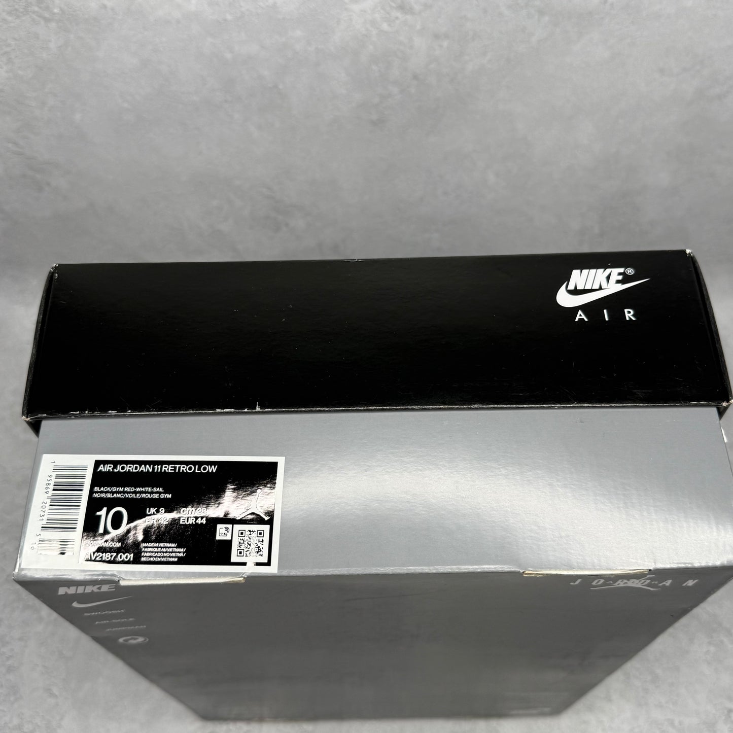 Jordan 11 Retro Low 72-10 *pre-owned* SIZE 10