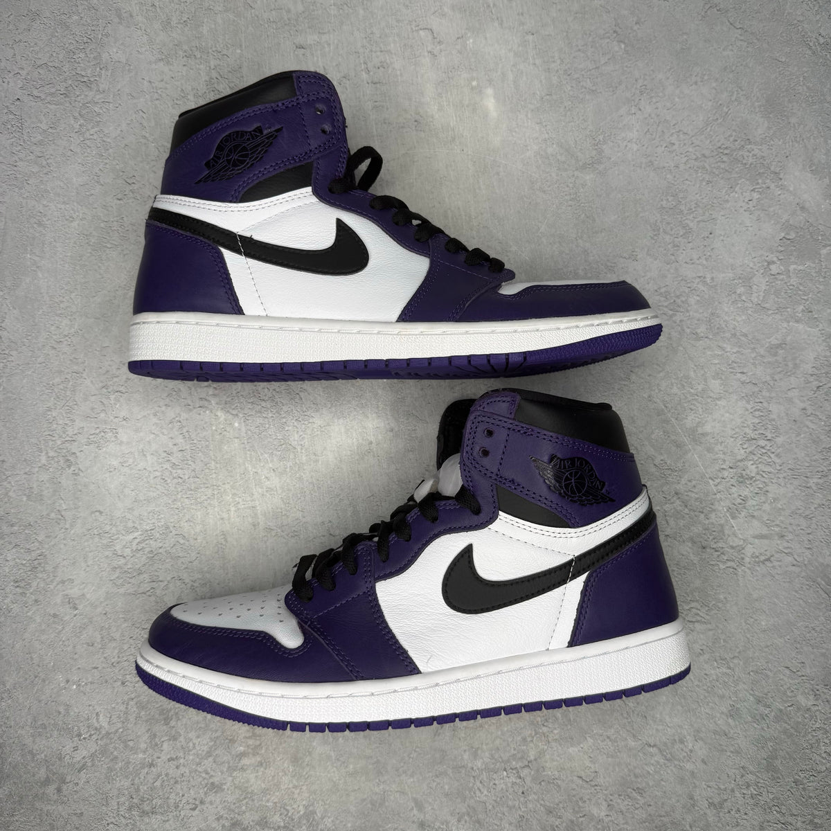 Jordan 1 Retro High Court Purple White *pre-owned* SIZE 9.5