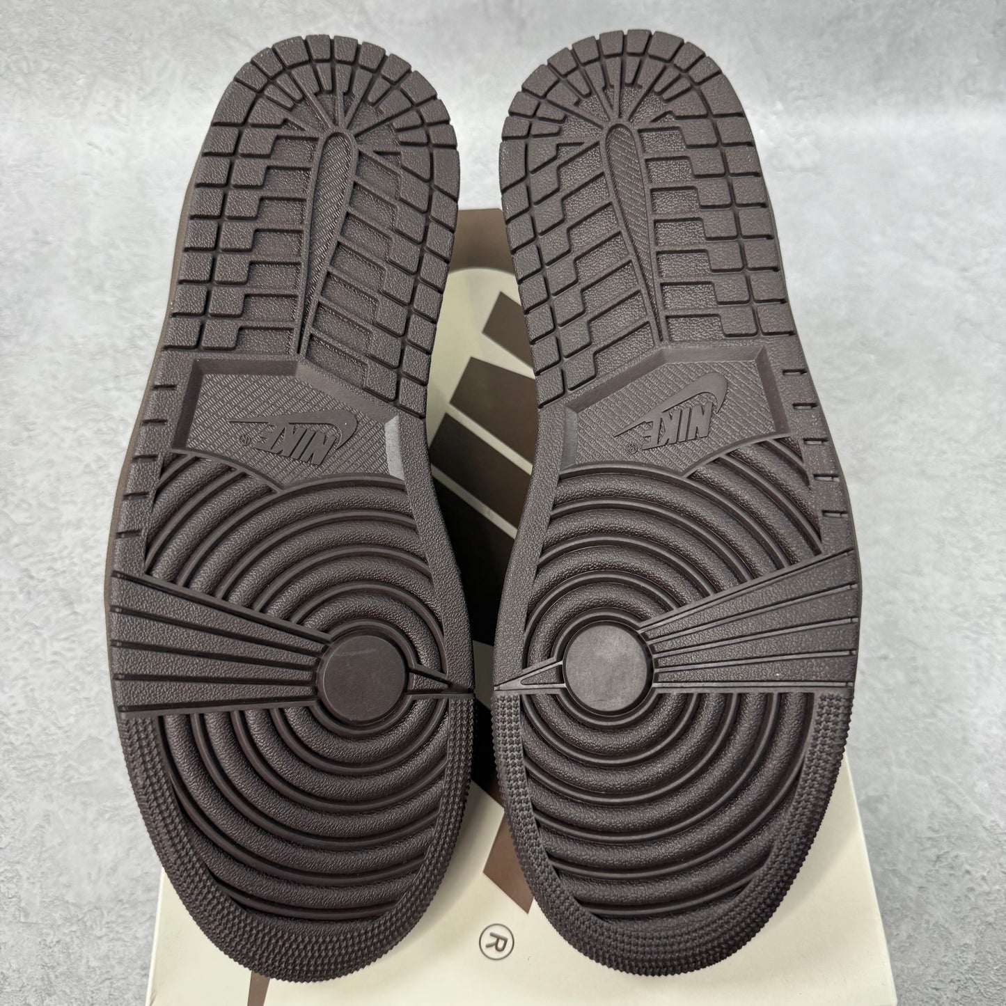 Jordan 1 Retro Low OG SP Travis Scott Velvet Brown