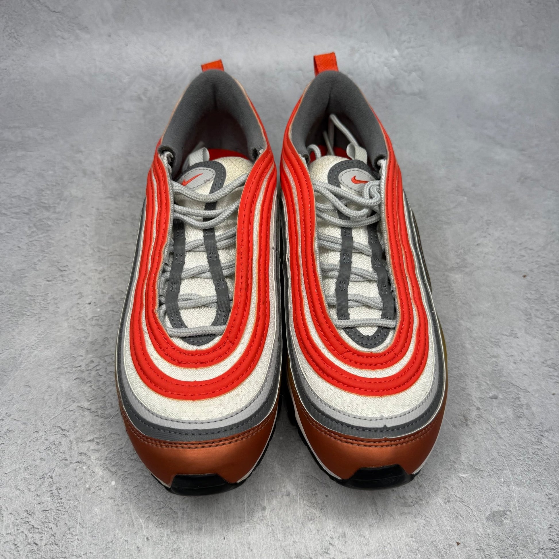 Nike Air Max 97 SE Metallic Red Bronze (GS) *pre - owned* SIZE 6.5Y - Kicks Collective PA - Nike - CT9637-900 - Kid's Shoes - 6.5Y - Pre - Owned - No Box