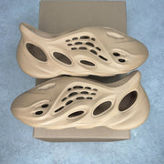 adidas Yeezy Foam RNR Clay Taupe 9 (Pre-Owned) - Image 1
