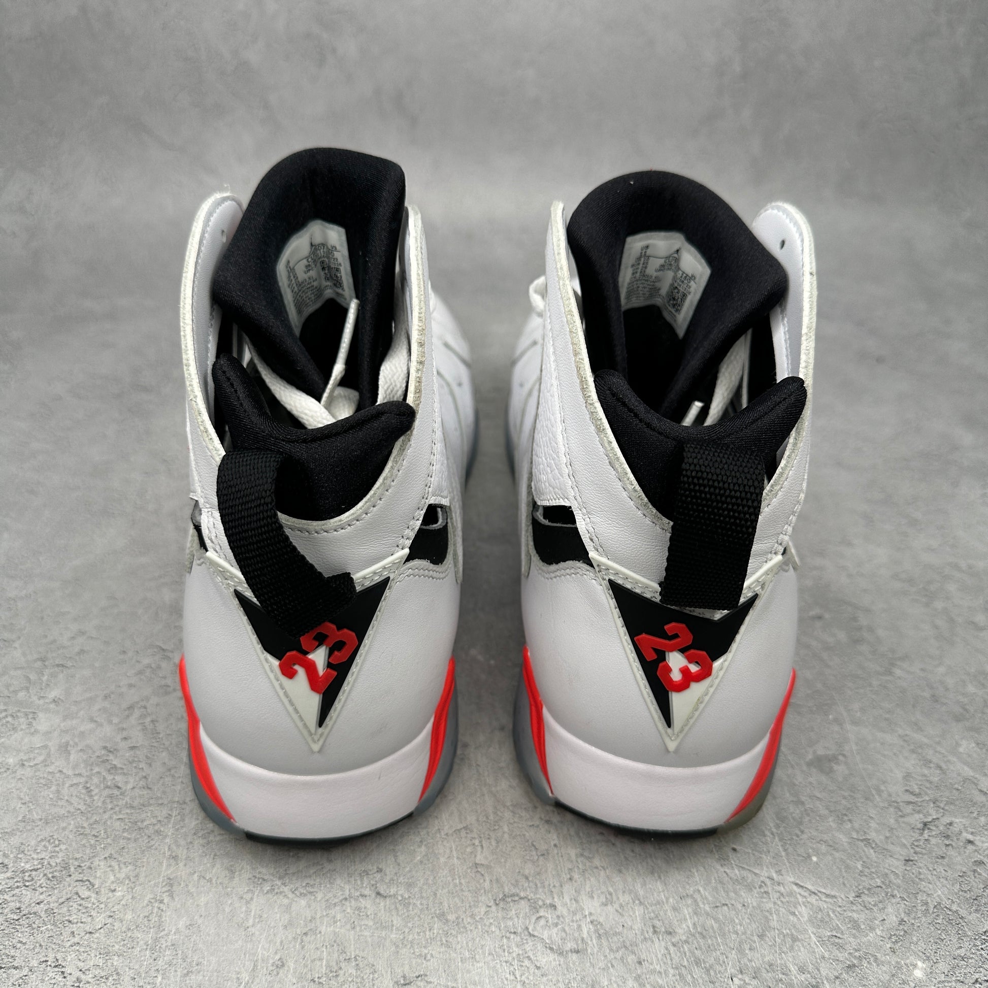 Jordan 7 Retro White Infrared *pre-owned* SIZE 11