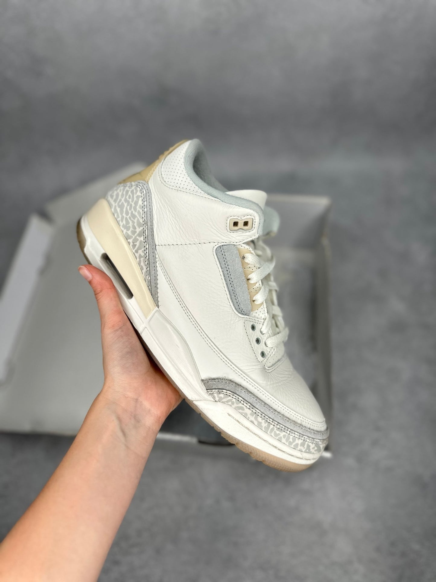 Jordan 3 Retro Craft Ivory *pre - owned* SIZE 10 - Kicks Collective PA - Jordan - FJ9479 - 100 - Men's Shoes - 10M/11.5W - Pre - Owned