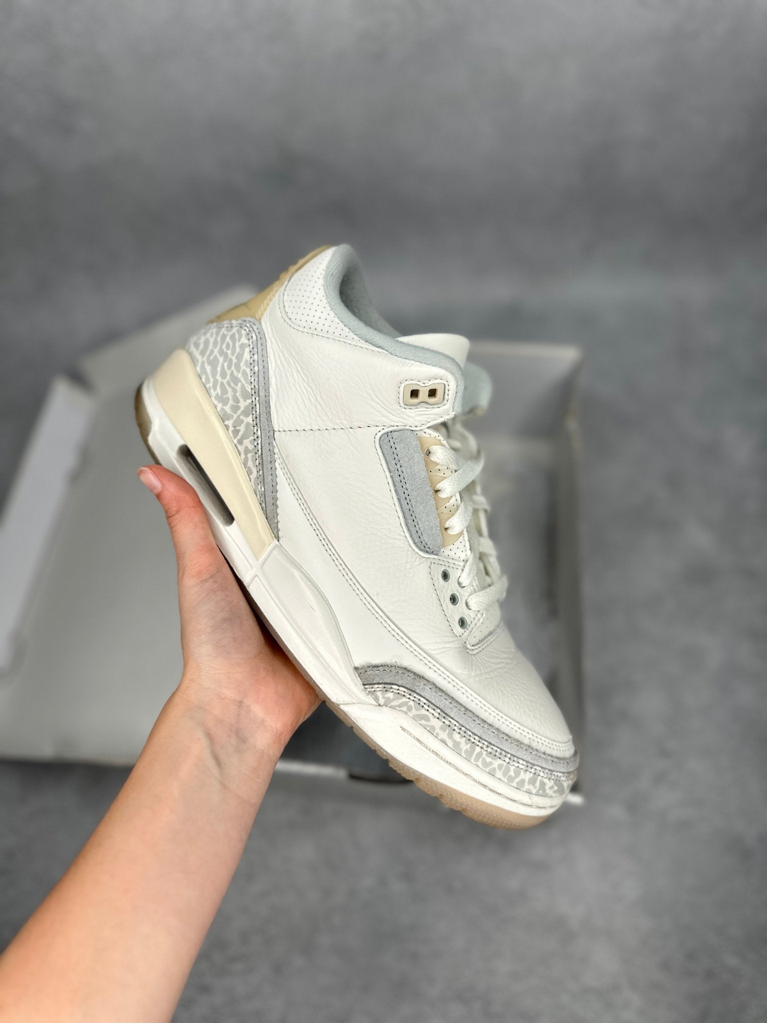 Jordan 3 Retro Craft Ivory *pre - owned* SIZE 10 - Kicks Collective PA - Jordan - FJ9479 - 100 - Men's Shoes - 10M/11.5W - Pre - Owned