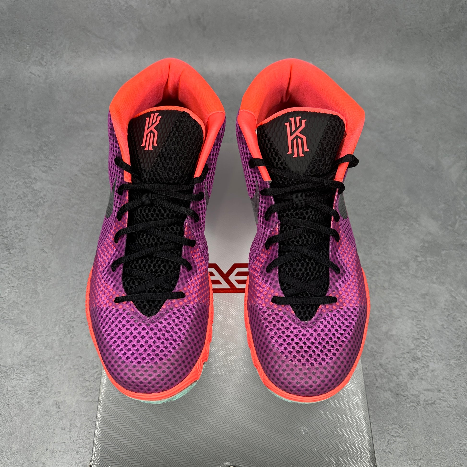 Nike Kyrie 1 Easter *pre-owned* SIZE 11.5