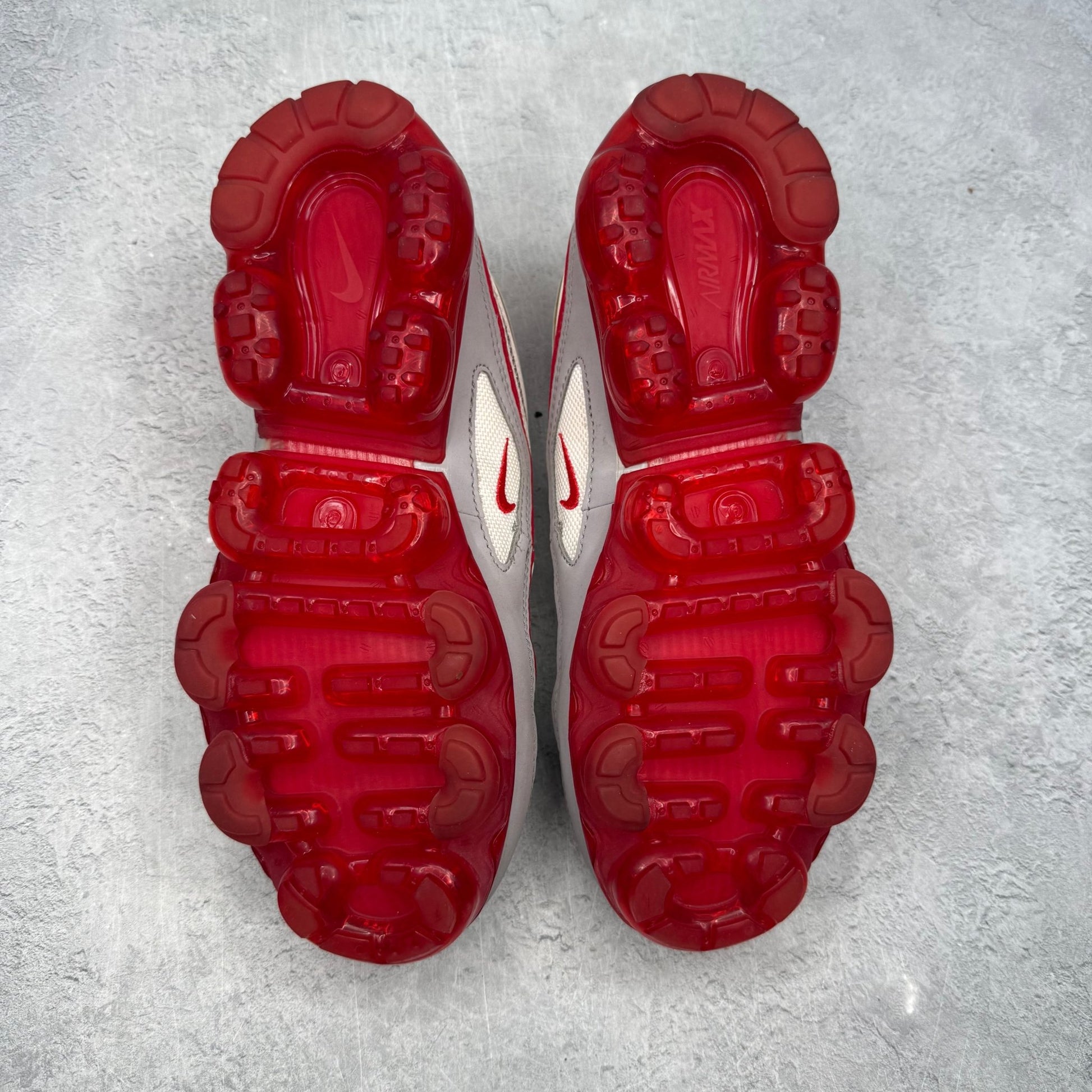 Nike Air VaporMax 97 Atmosphere Grey University Red (GS) *pre - owned* SIZE 6.5Y - Kicks Collective PA - Nike - BV1153-002 - Kid's Shoes - 6.5Y - Pre - Owned - No Box