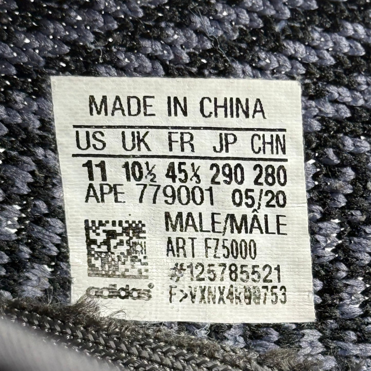 adidas Yeezy Boost 350 V2 Carbon *pre - owned* SIZE 11 - Kicks Collective PA - adidas - FZ5000 - Men's Shoes - 11M/12.5W - Pre - Owned