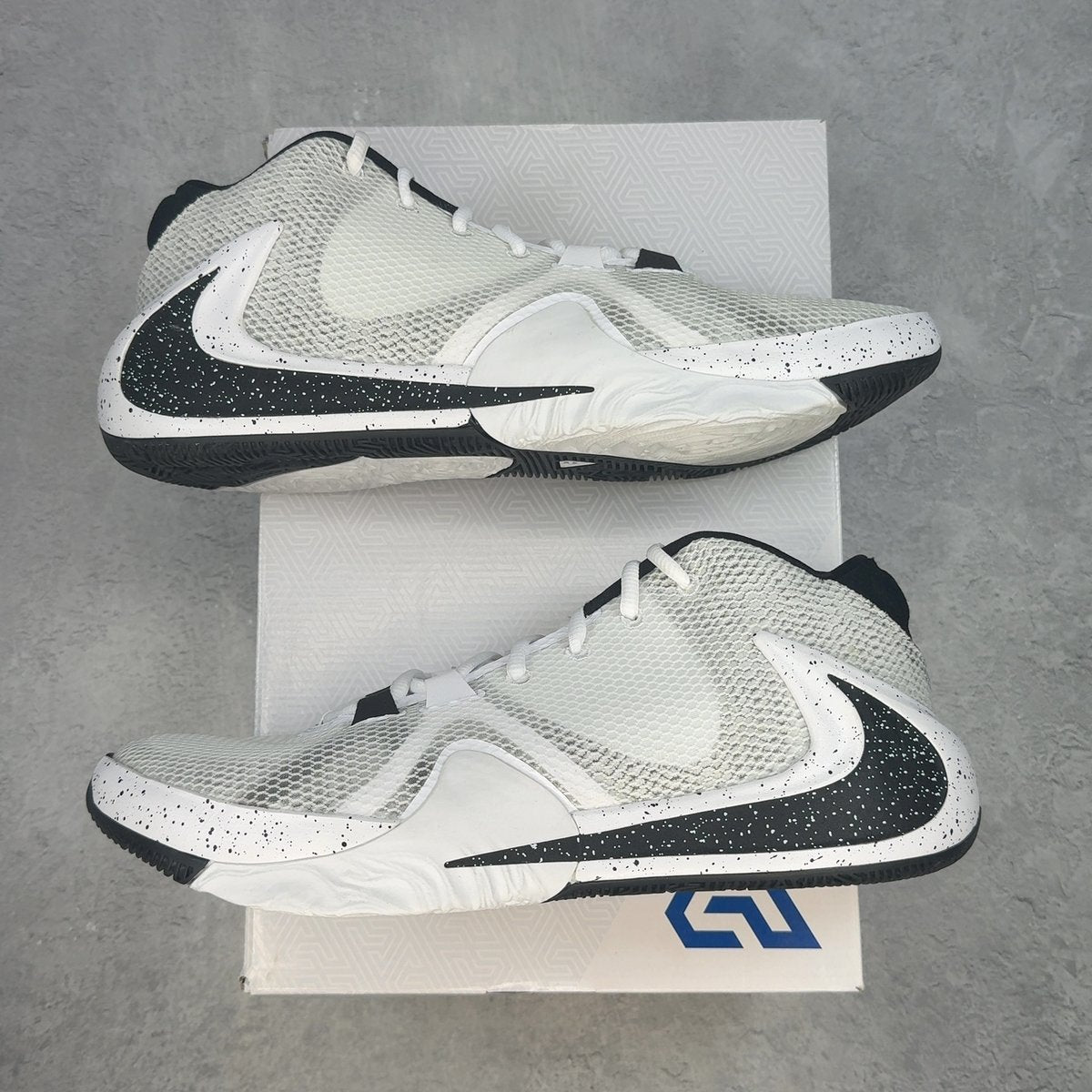 Nike Zoom Freak 1 White Black 11 (Pre-Owned) - front