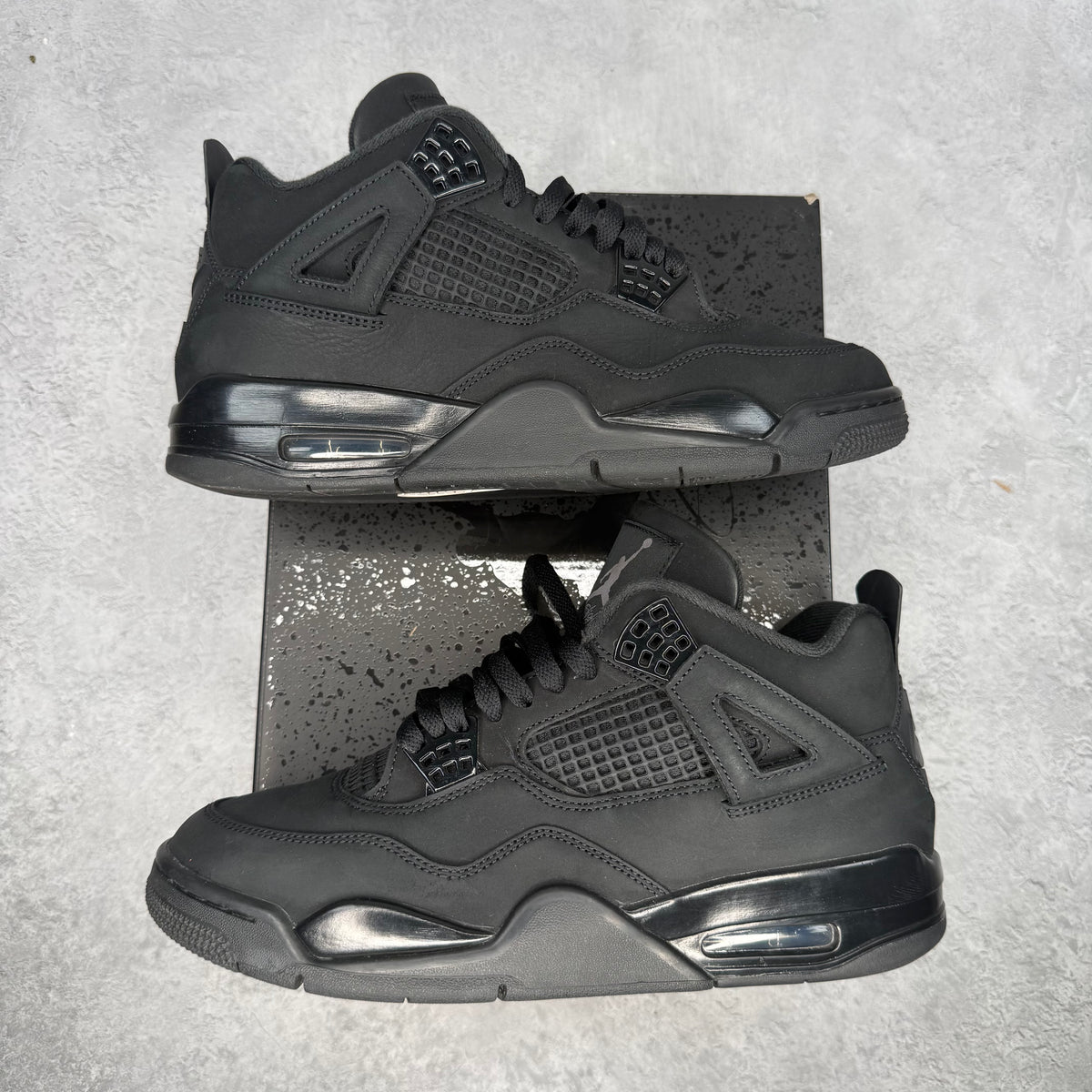 Jordan 4 Retro Black Cat (2025) *pre-owned* SIZE 10.5