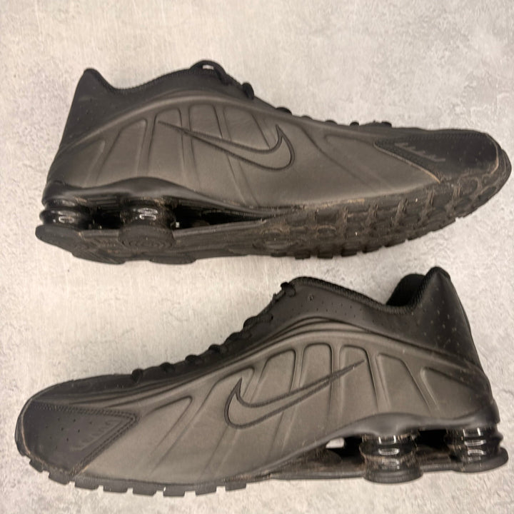 Nike Shox R4 Black Bright Crimson *pre - owned* SIZE 13 - Kicks Collective PA - Nike - HQ1988-001 - Men's Shoes - 13M/14.5W - Pre - Owned - No Box
