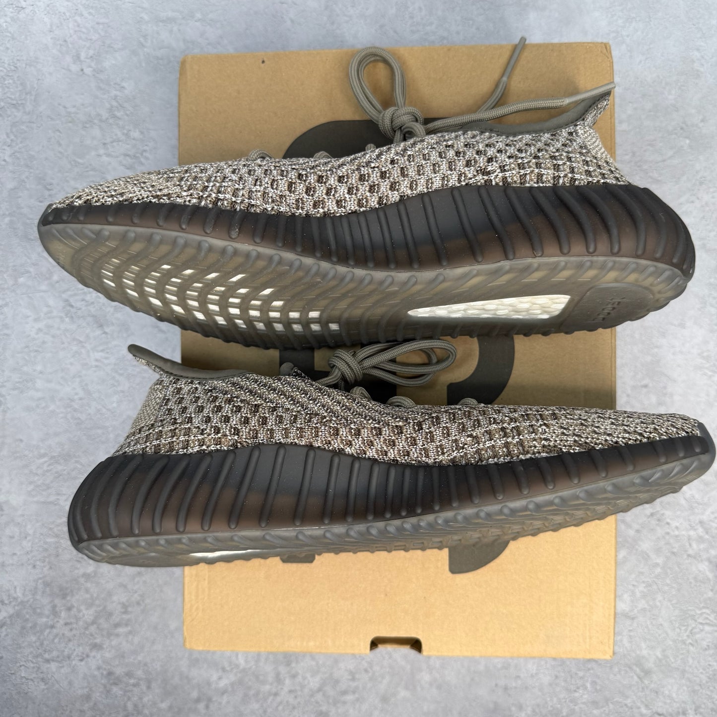 adidas Yeezy Boost 350 V2 Ash Stone *pre - owned* SIZE 9.5 - Kicks Collective PA - adidas - GW0089 - Men's Shoes - 9.5M/11W - Pre - Owned