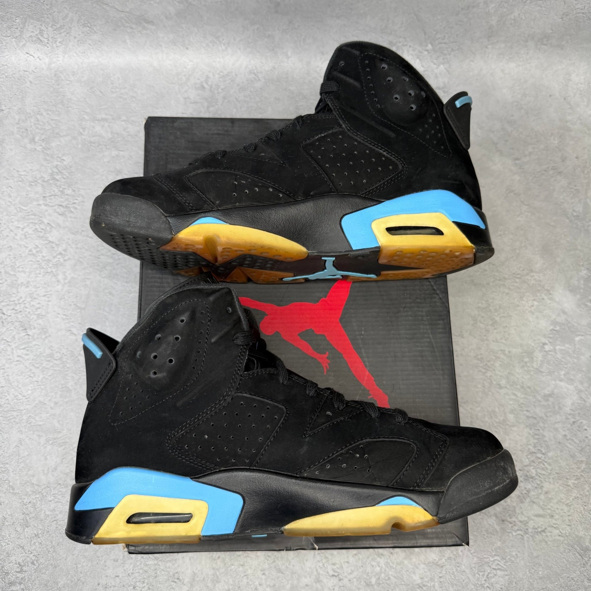 Jordan 6 Retro UNC *pre - owned* SIZE 9 - Kicks Collective PA - Jordan - 384664-006 - Men's Shoes - 9M/10.5W - Pre - Owned