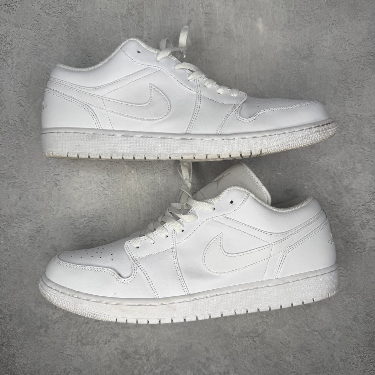 Jordan 1 Low Triple White *pre-owned* SIZE 15