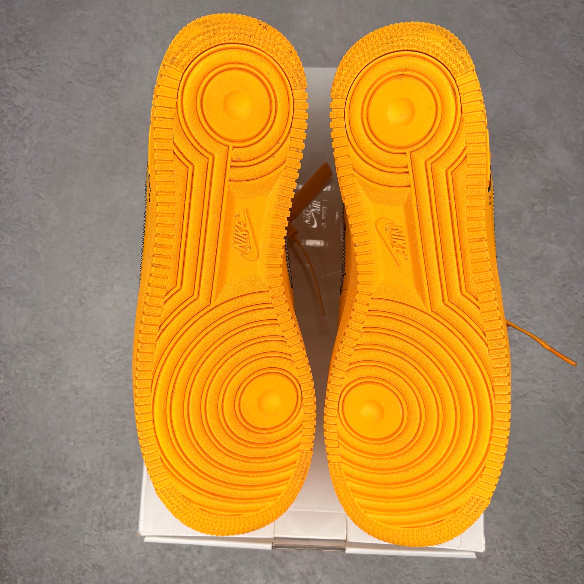 Nike Air Force 1 Low Off-White ICA University Gold *pre-owned* SIZE 12