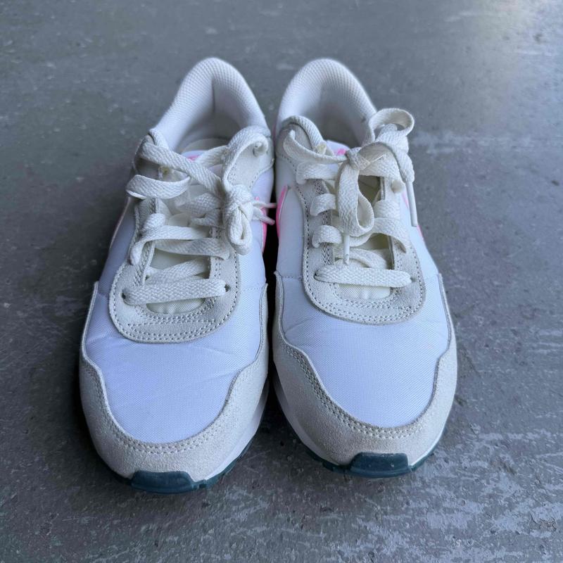 Nike MD Valiant GS White Pink Spell *pre - owned* SIZE 5Y - Kicks Collective PA - Nike - CN8558-111 - Men's Shoes - 5M/6.5W - Pre - Owned - No Box