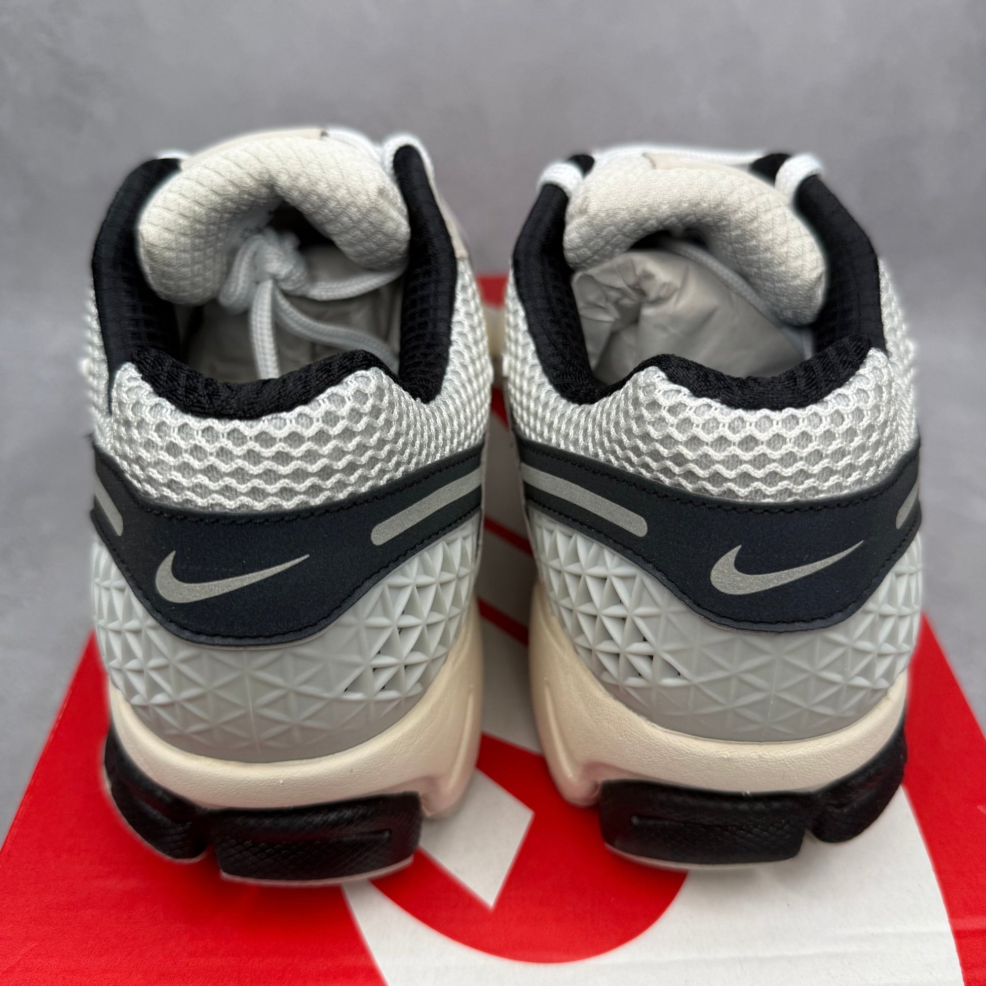 Nike Zoom Vomero 5 Supersonic Light Bone Black - Kicks Collective PA - Nike - FN7649-110 - Men's Shoes - 9.5M/11W - Brand New