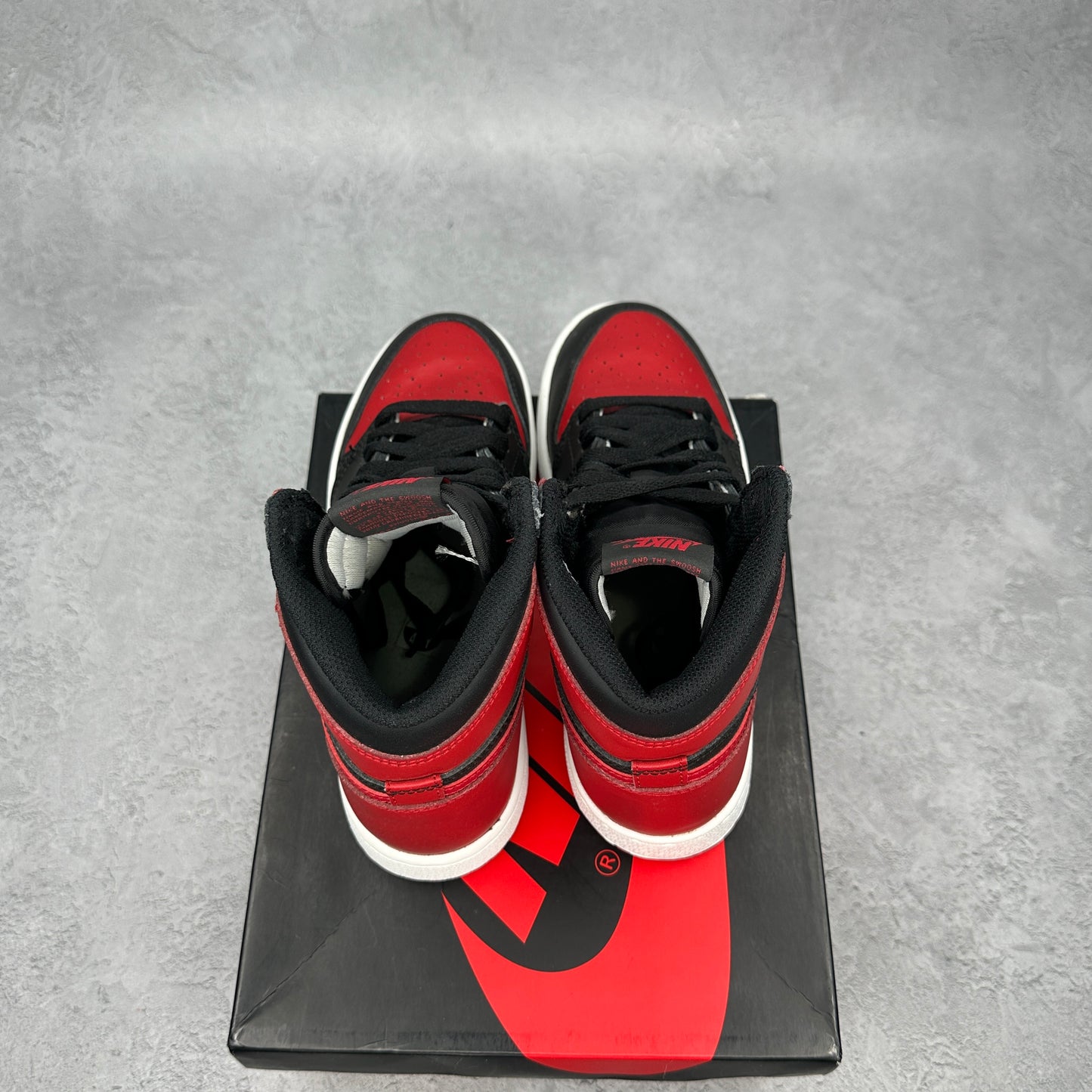 Jordan 1 Retro Bred Banned (2016) (GS) *pre-owned* SIZE 4.5Y