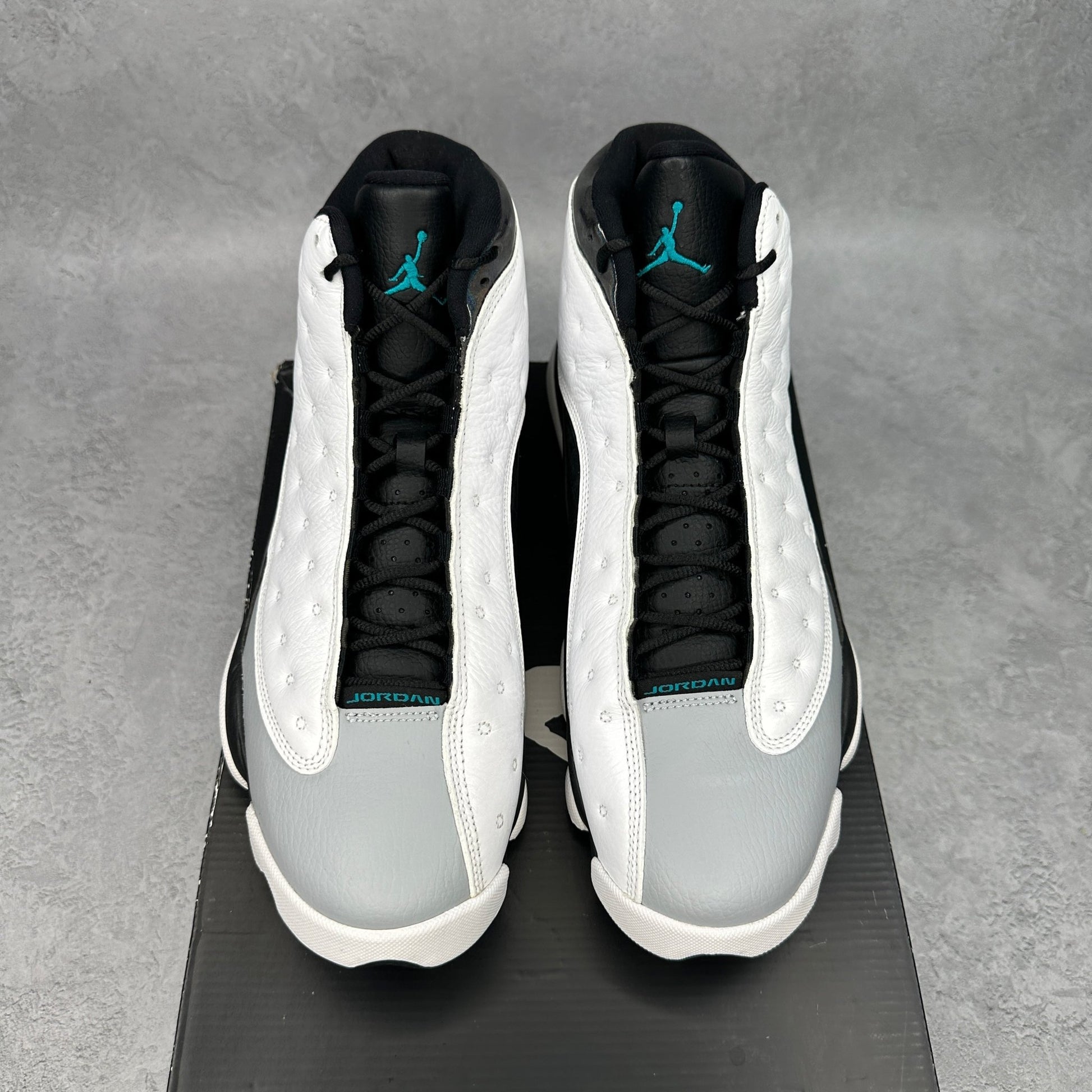 Jordan 13 Retro Barons Hologram *pre - owned* SIZE 11 - Kicks Collective PA - Jordan - 414571-115 - Men's Shoes - 11M/12.5W - Pre - Owned