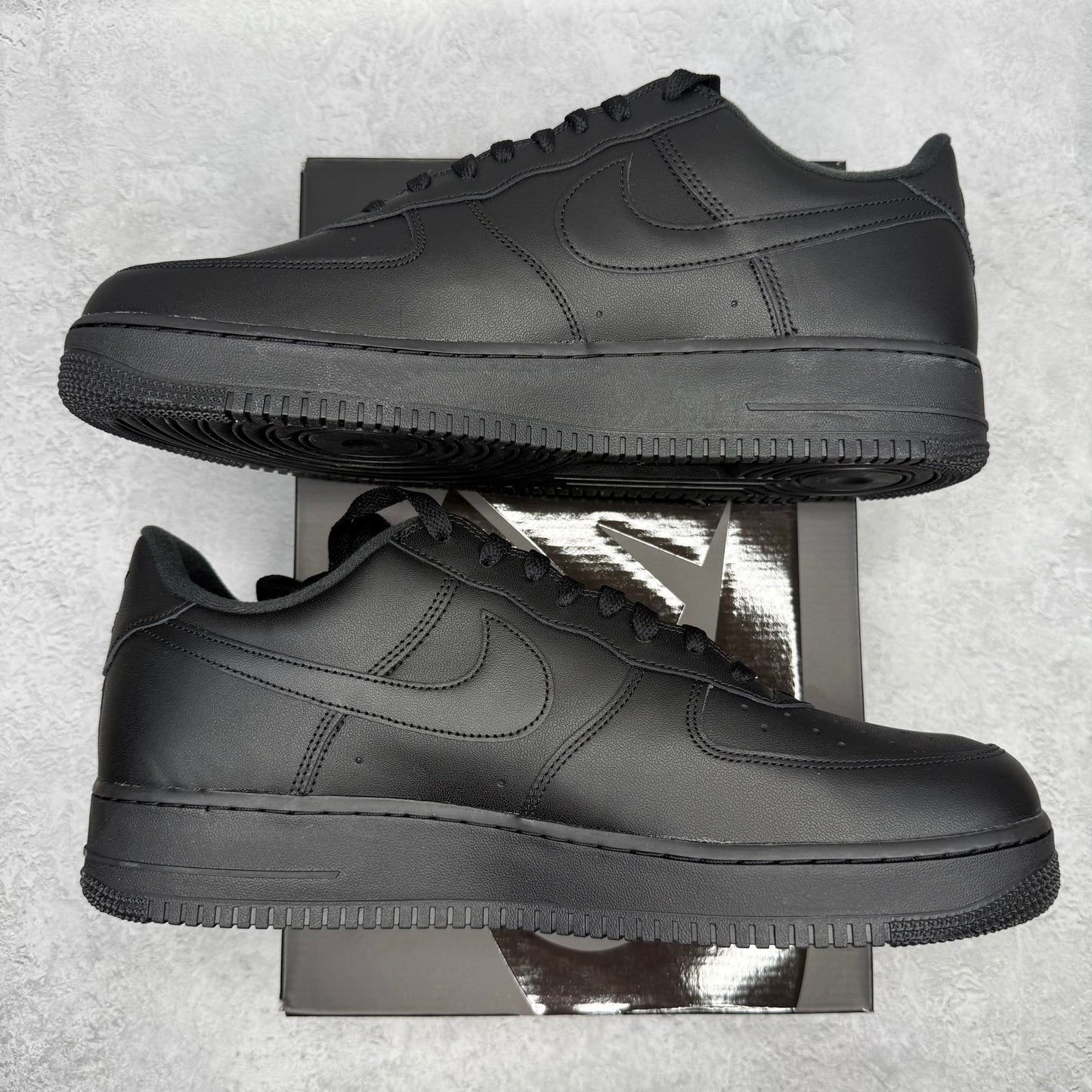 Nike Air Force 1 Low Supreme Black