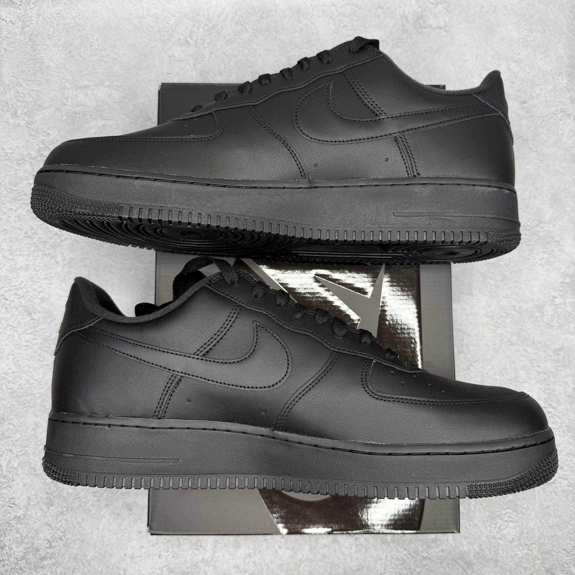 Nike Air Force 1 Low Supreme Black