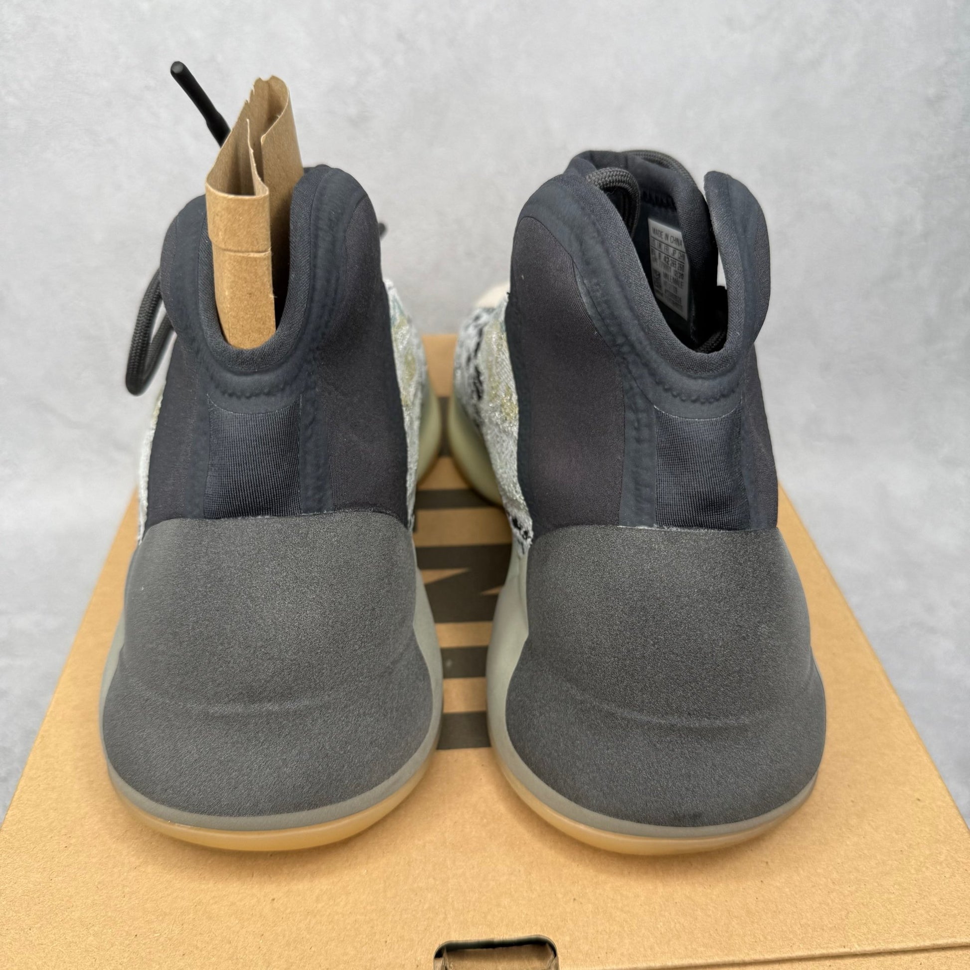 adidas Yeezy QNTM Sea Teal *pre - owned* SIZE 8.5 - Kicks Collective PA - adidas - GY7926 - Men's Shoes - 8.5M/10W - Pre - Owned