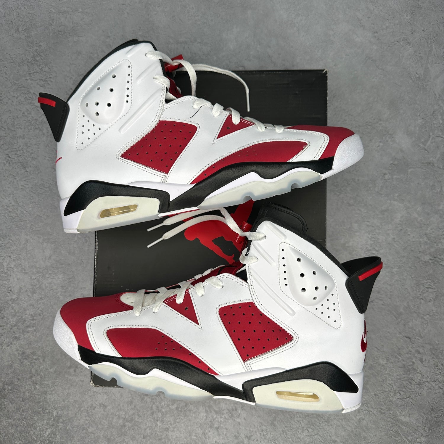 Jordan 6 Retro Carmine (2021) *pre-owned* SIZE 12.5